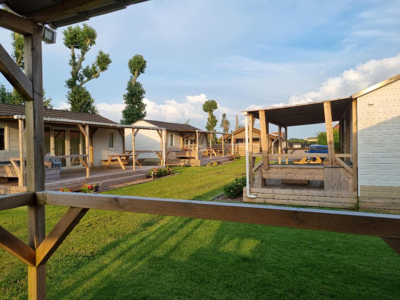 Camping De Tulpenweide Breezand 外观 照片